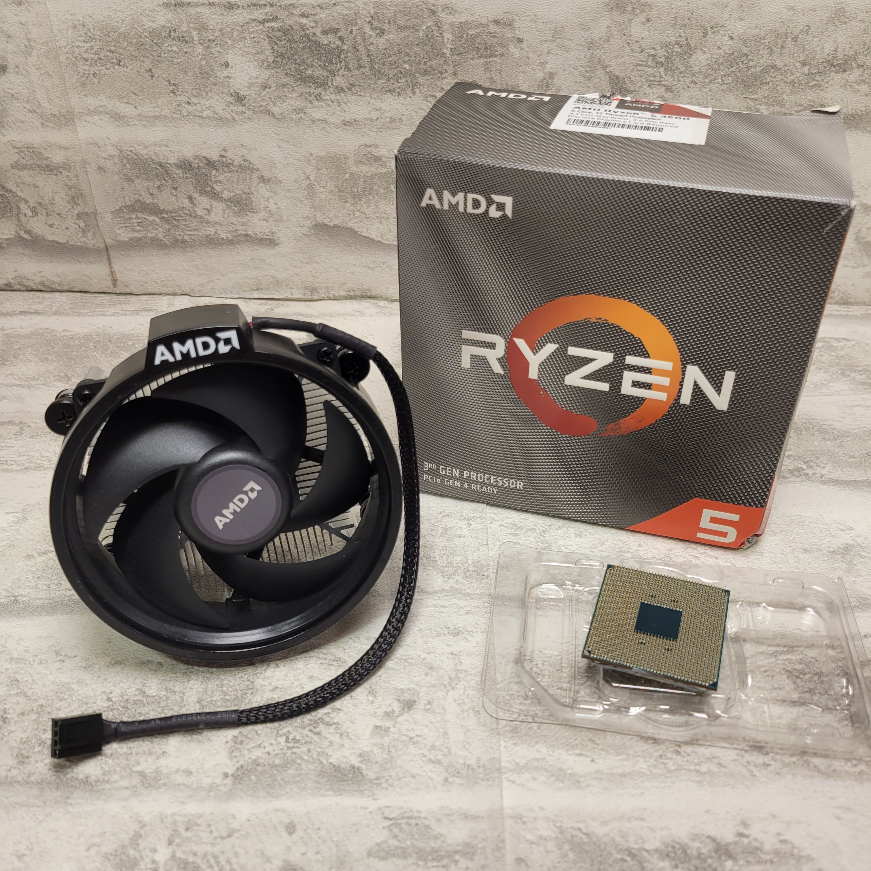 *BROKEN* AMD Ryzen 5 3600 6-Core, Desktop Processor with Wraith Stealth Cooler (7706939752686)